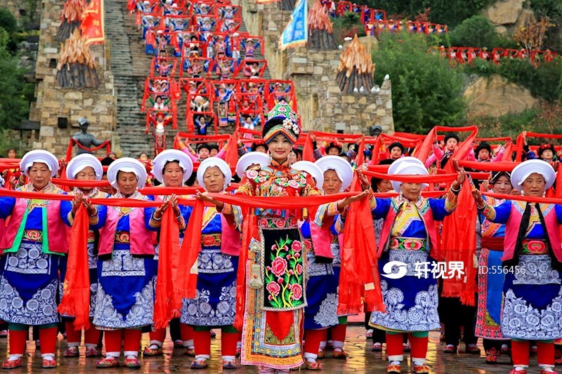 绚丽的羌族服饰 图片 | 轩视界
