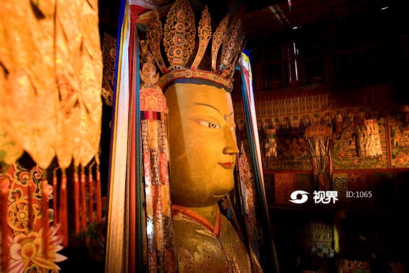 石渠县色须寺强巴佛像