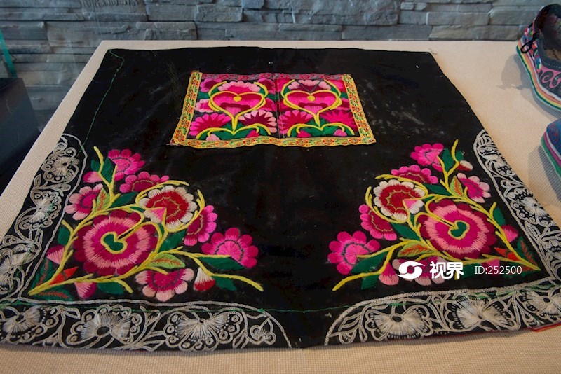 北川羌族民俗博物馆羌绣展品 图片 | 轩视界
