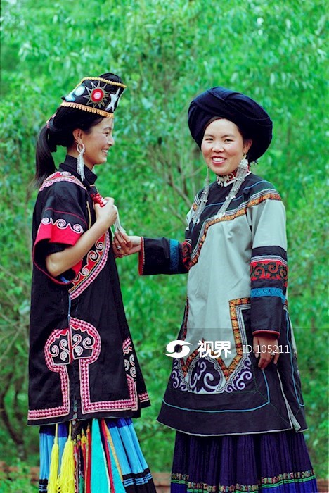 彝族妇女服饰 图片 | 轩视界