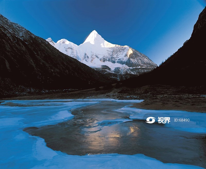 稻城亚丁央迈勇雪山冬景 图片 | 轩视界