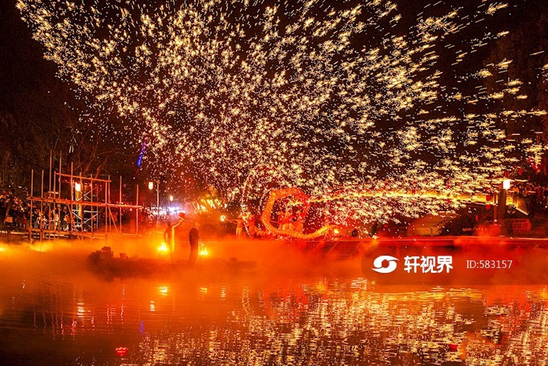 《黄龙溪非遗传承——烧火龙》 图片 | 轩视界