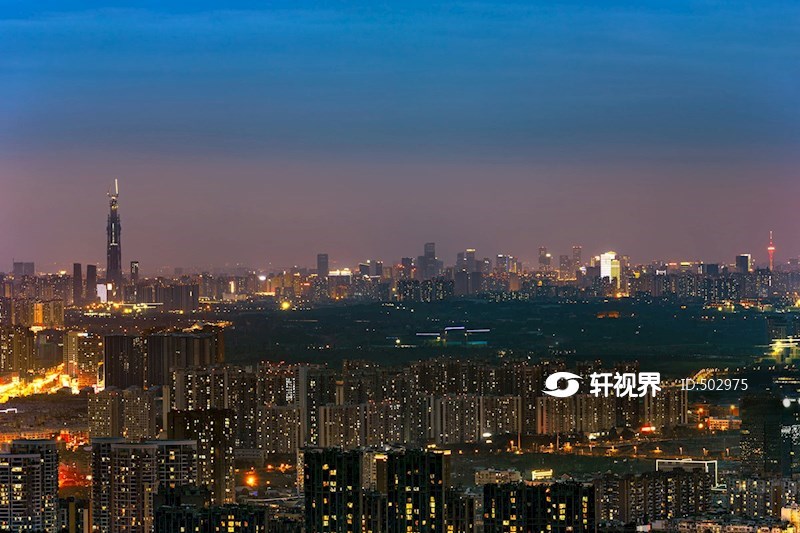 四川省成都市龙泉山眺望城市夜景远景图