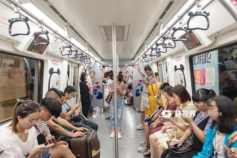 成都地铁 3号线车厢 图片 | 轩视界