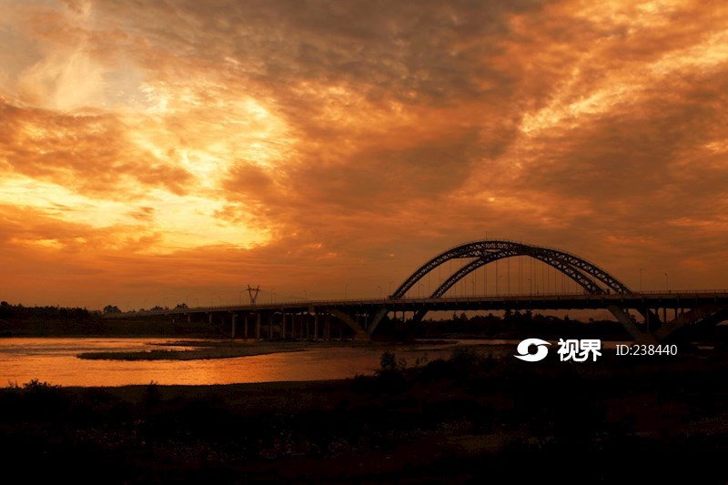 温江金马河大桥晚霞