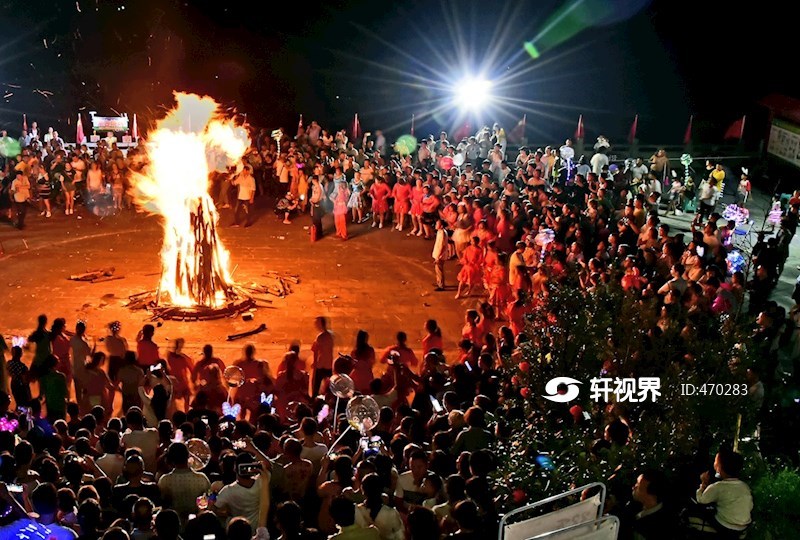 叙永县举办首届阳坪碧海洞天康养民族文化节篝火晚会 图片 | 轩视界