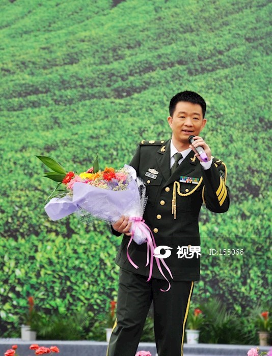 军旅歌手曾德洪回家唱茶歌 图片 | 轩视界