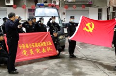 当疫情爆发后，资阳全市公安机关第一时间启动一级勤务，成立抗疫联合作战指挥部，组建了12个联防联控战时工作组。全警响应、全员归队、全面抗疫。