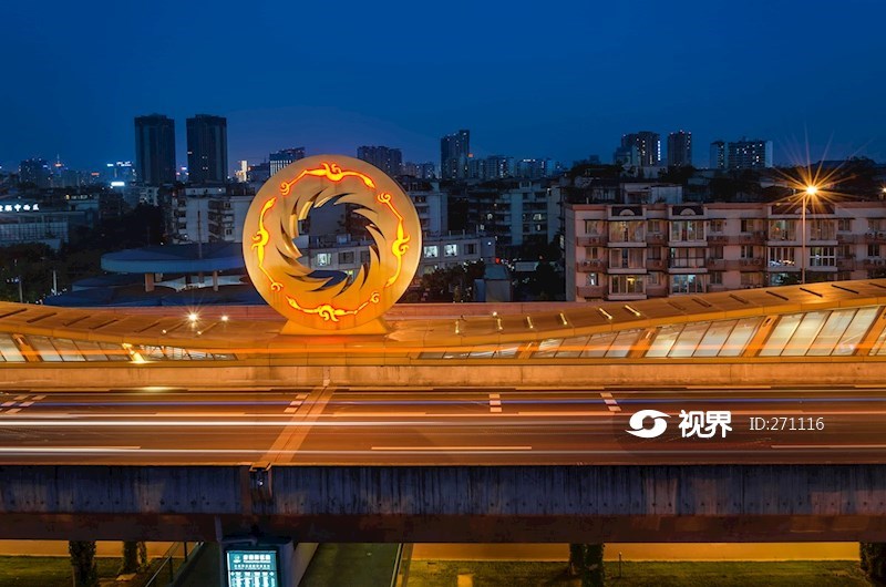成都二环高架路铸金太阳神鸟标志