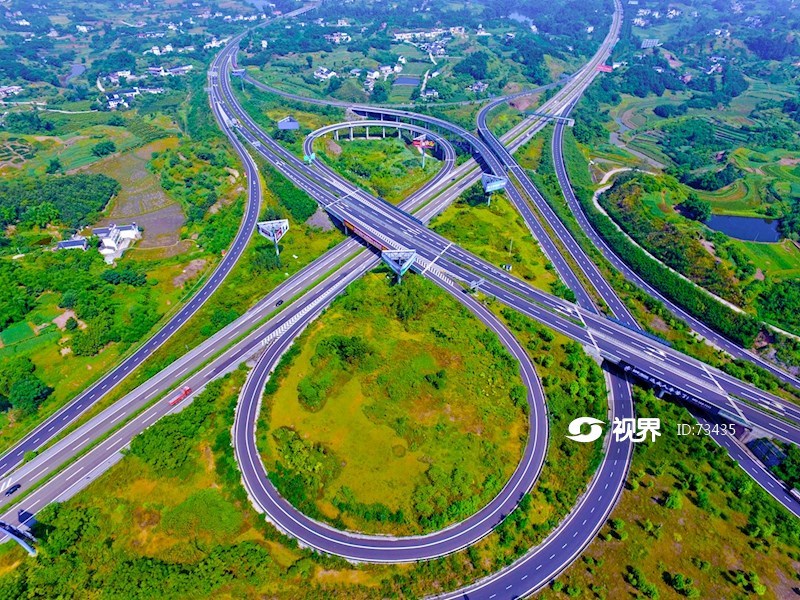 成自泸赤高速公路仰天窝互通