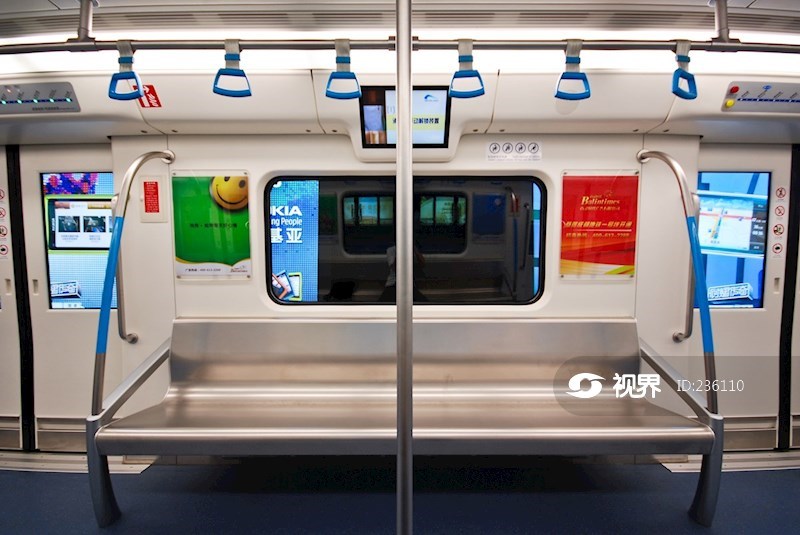 成都地铁车厢内景