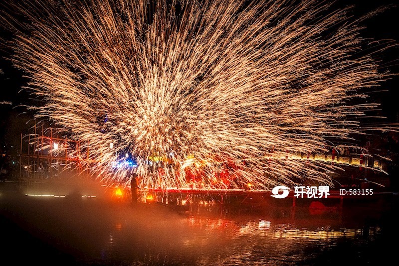 《黄龙溪非遗传承——烧火龙》 图片 | 轩视界
