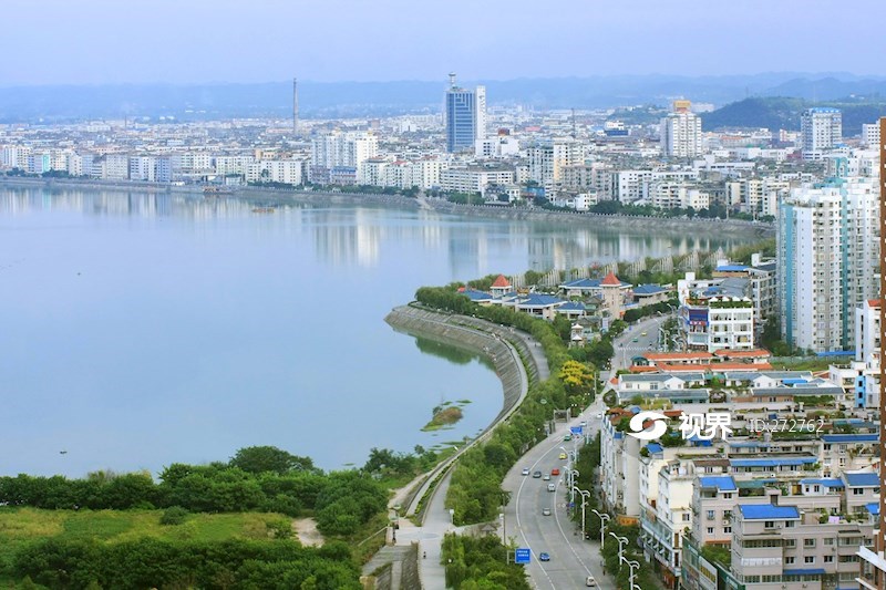 俯瞰遂宁滨江路城区