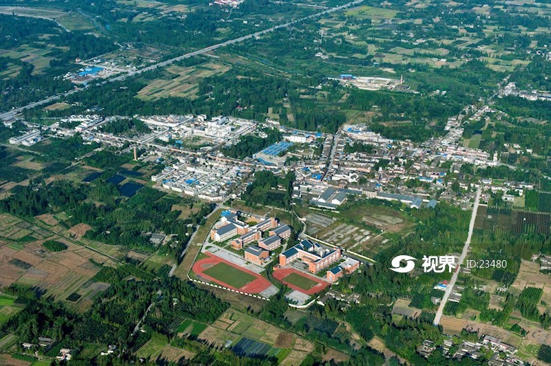 512灾后重建的都江堰市柳街中小学 图片