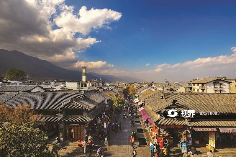 大理古城四方街全景