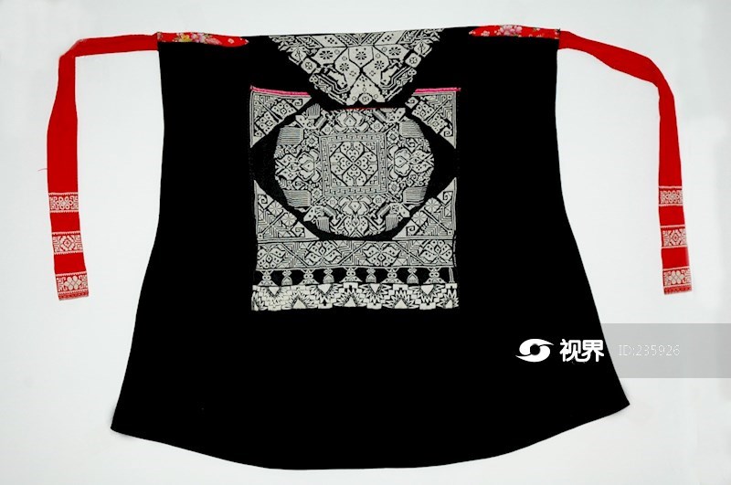 羌族刺绣作品围腰