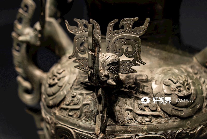 西周青铜器象首耳卷体夔纹铜罍 图片 | 轩视界