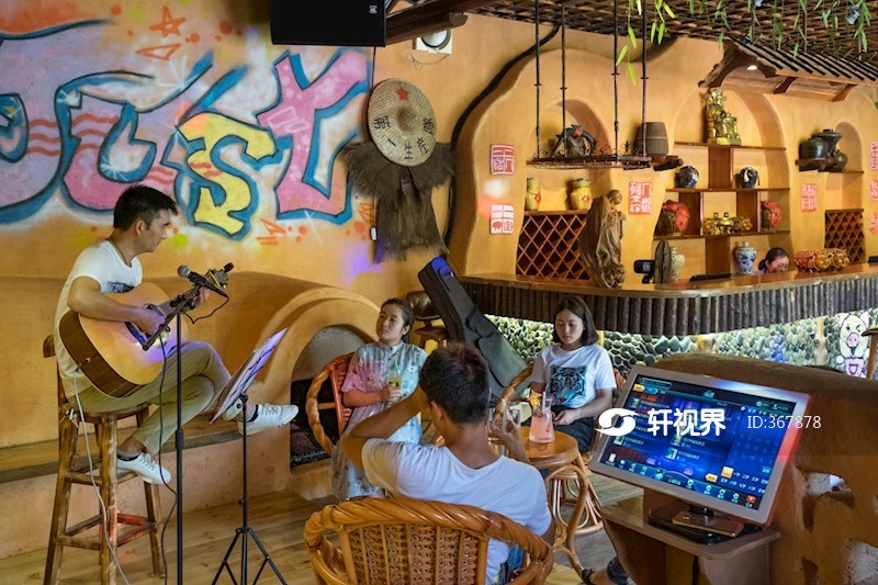 穿岩山森林公园猪栏酒吧湖南省溆浦县20160912115