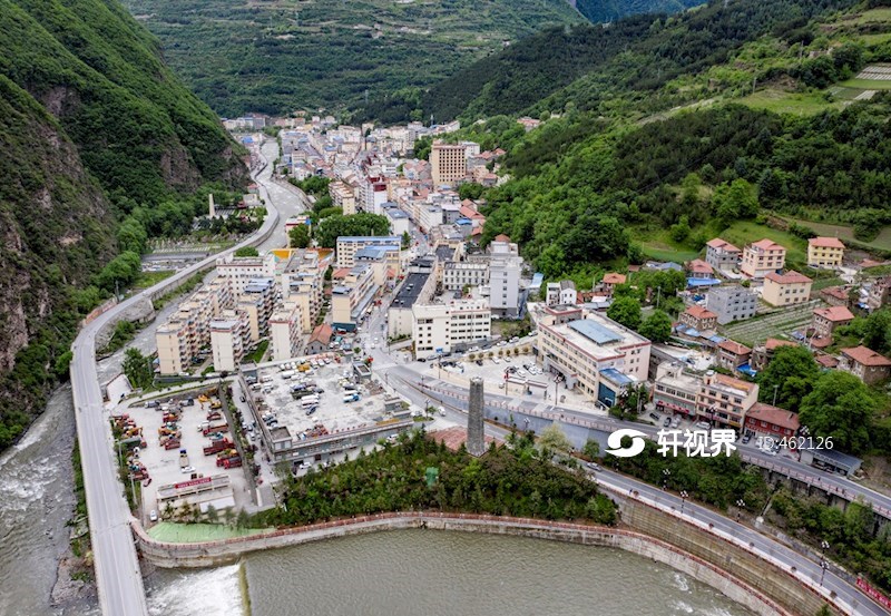 航拍黑水县城风光