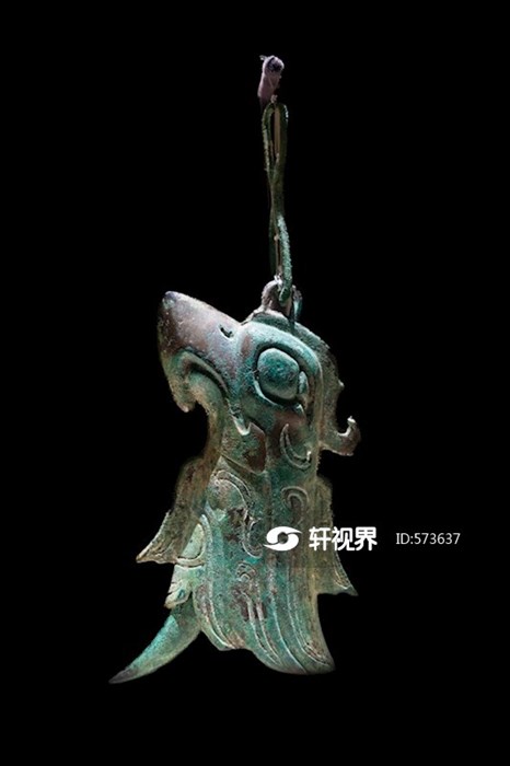 四川广汉三星堆博物馆“鹰形青铜铃”文物图片| 轩视界