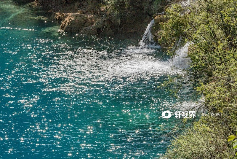 四川阿坝：绿意盎然的九寨沟 图片 | 轩视界