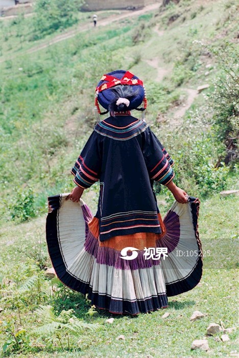 彝族少女服饰 图片 | 轩视界