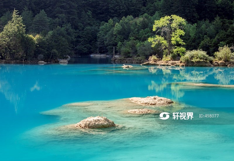 四川阿坝：绿意盎然的九寨沟 图片 | 轩视界