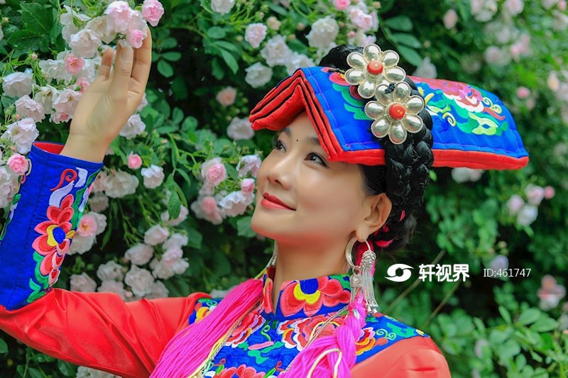 羌族绣娘 图片 | 轩视界