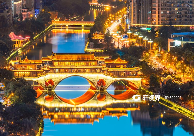 四川省成都市府南河上的安顺廊桥夜景