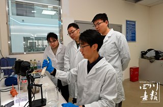 “诸葛工匠” 何京钟，将科技匠心融入工艺与装备创新，让清流长续