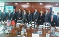 四川省教育厅厅长朱世宏、副厅长戴作安等领导与美国大学代表团合影留念。