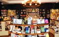 位于成都市镋钯街的新华文轩格调书店将在4月23日成为全省首家“24小时书店”。不打烊的书店将以文化活动充实全天服务内容，晚间将定期举办摄影、电影和诗歌沙龙。